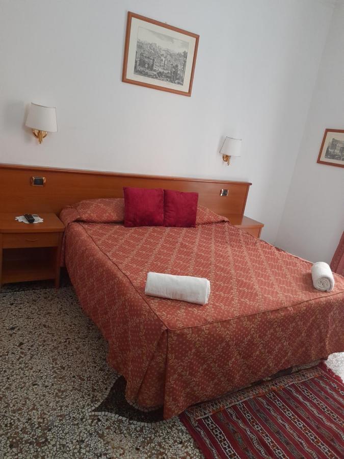 Alojamento de Acomodação e Pequeno-almoço Incantoromano Roma